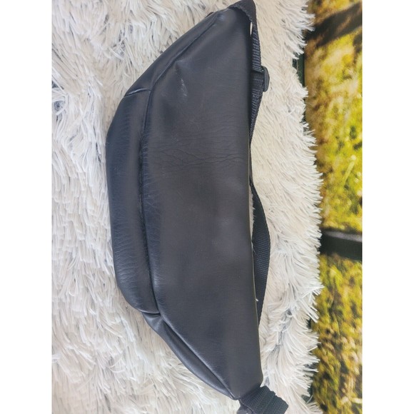 Auburn Woods Black Leather Fanny Pack - Picture 4 of 6